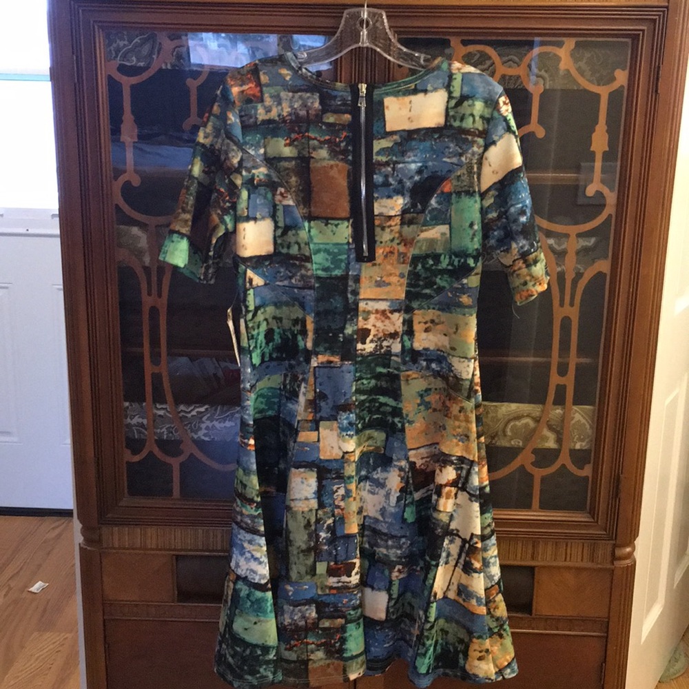 Dress - Picture 2 of 4